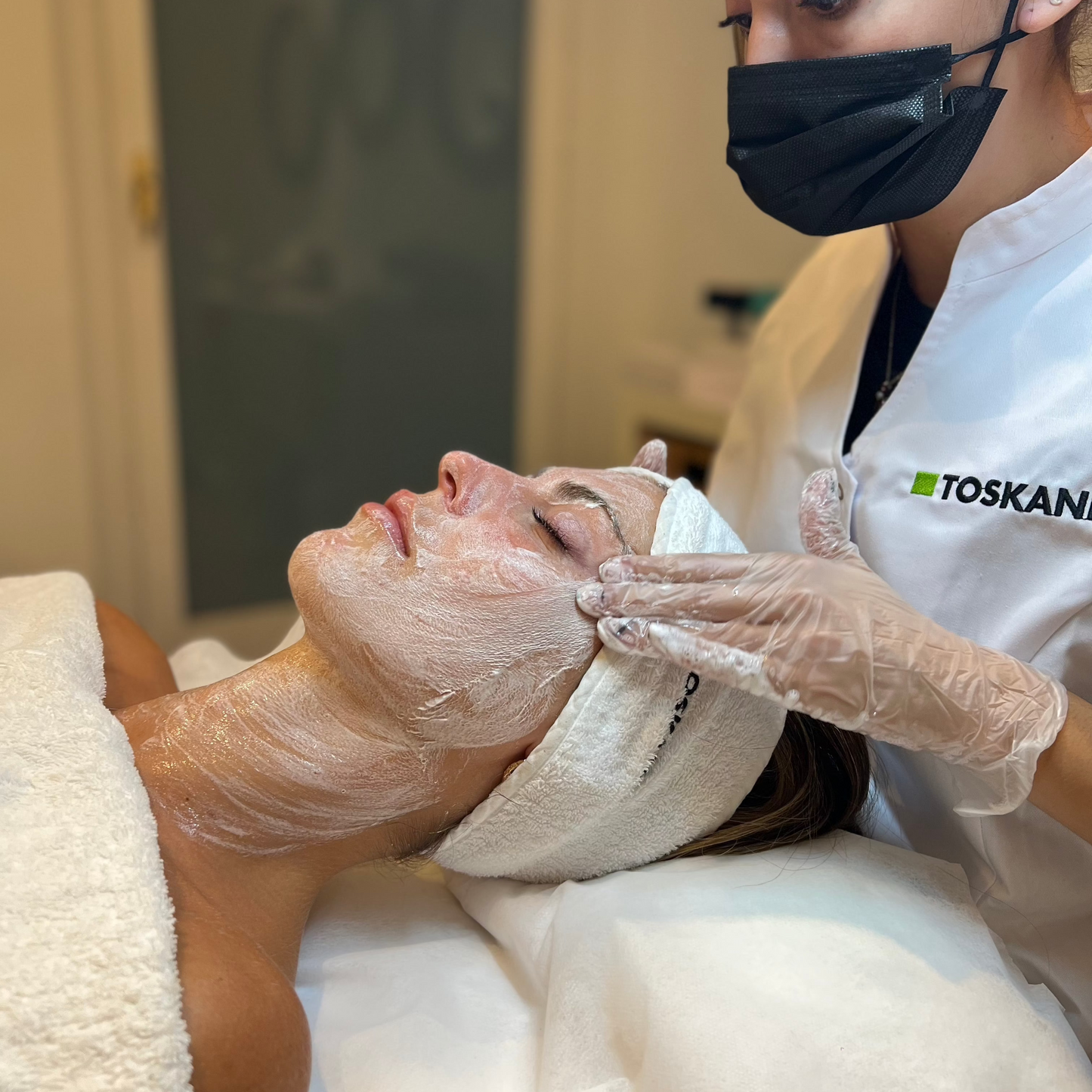 2X1 FROM BAR 2 BAR Limpieza facial punta diamante + Tratamiento GRATIS a elegir
