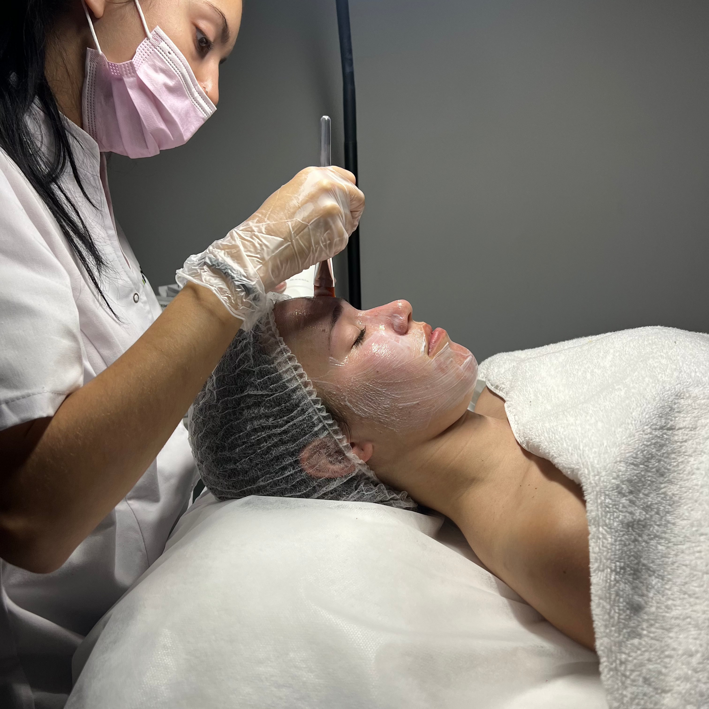 Pack First Beauty Cares (diseño de cejas+limpieza facial)